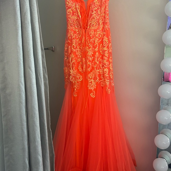 Bright orange mermaid style party dress - Picture 5 of 6